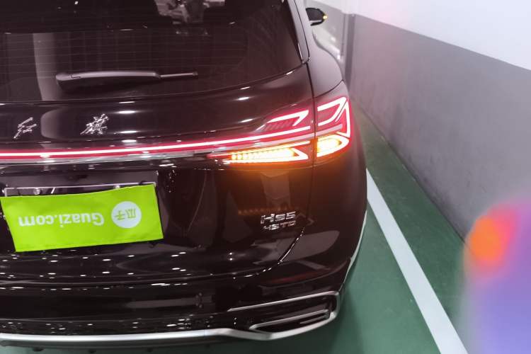 Used Hongqi HS5 2025 2.0T Two-Wheel Drive Flagship Pro Edition
