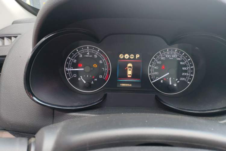 Used Dongfeng Fengdu MX5 2016 2.0L Automatic Flagship Edition
