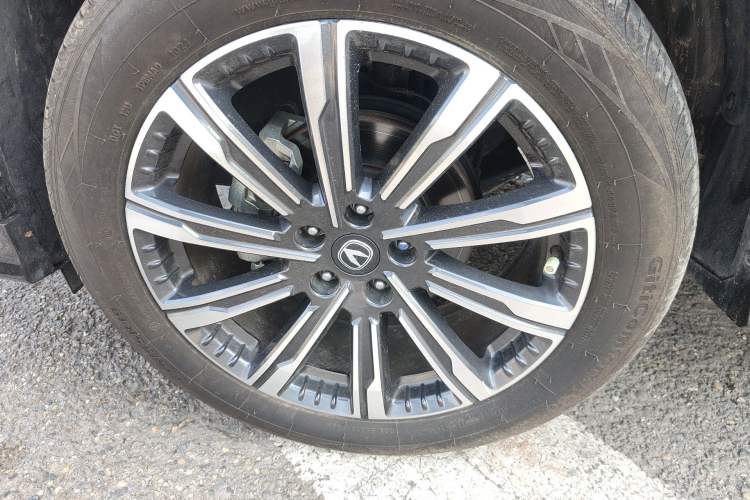 Used CHANGAN CS75 PLUS 2024 3rd Generation Champion Edition 1.5T Intelligent Drive Dynamic Model Left Front Wheel Hub