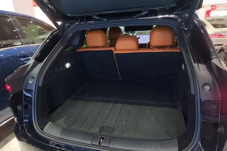 Used Li Auto i6 2025 Model Two-Wheel-Drive Standard Type