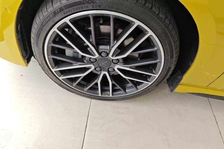 Used Lynk & Co 03 2020 03+ 2.0TD Automatic Wind-Chasing Edition Left Front Wheel Hub