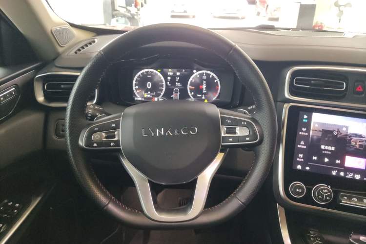 Used Lynk & Co 01 2019 2.0T Four-Wheel Drive Genie Pro Version China VI Standard Steering Wheel