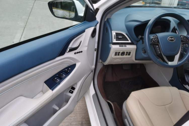 Used BYD Qin New Energy 2014 1.5T Flagship Model Driver Seat