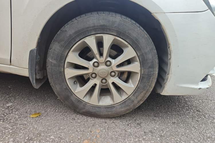 Used Soueast V5 Lingzhi 2015 Plus 1.5L Manual Smart Edition Right Front Wheel Hub