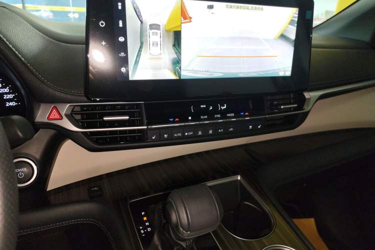 Used Toyota Sienna 2024 2.5L Hybrid Four-Wheel Drive Prestige Edition
