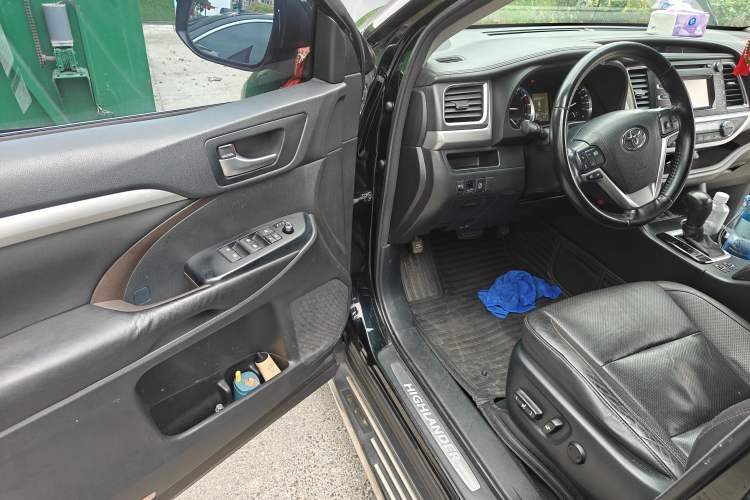 Used Toyota Highlander 2015 2.0T Four-Wheel Drive Luxury Edition 7-Seater Driver Seat