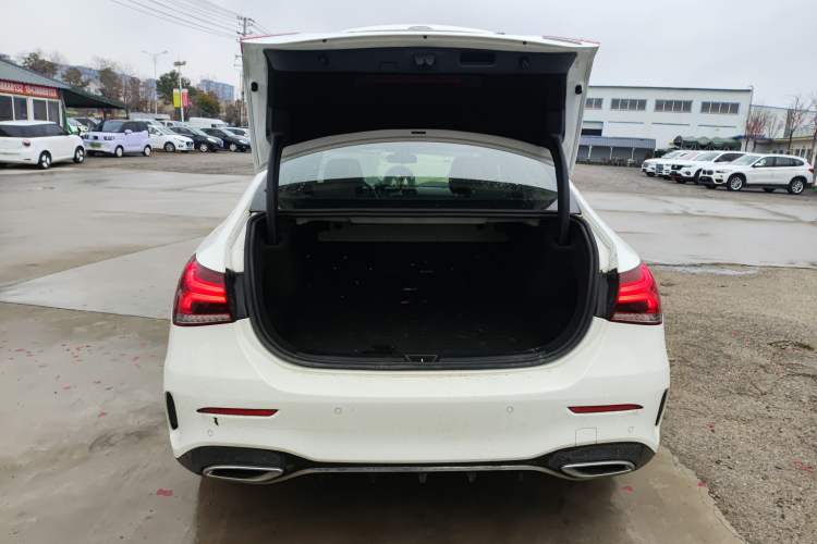 Used Mercedes-Benz A-Class 2022 Revised Version A 200 L Sport Sedan Fashionable Style