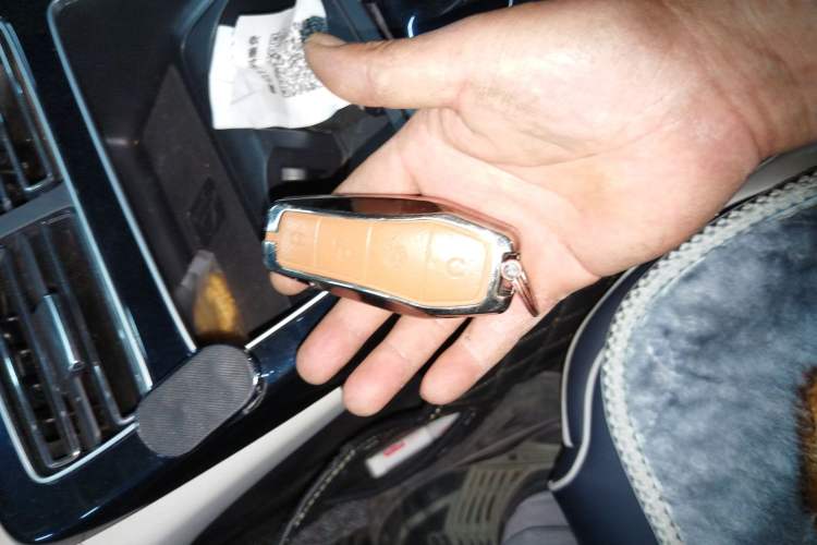 Used BYD Qin PLUS 2021 EV 400KM Luxury Model Vehicle Key