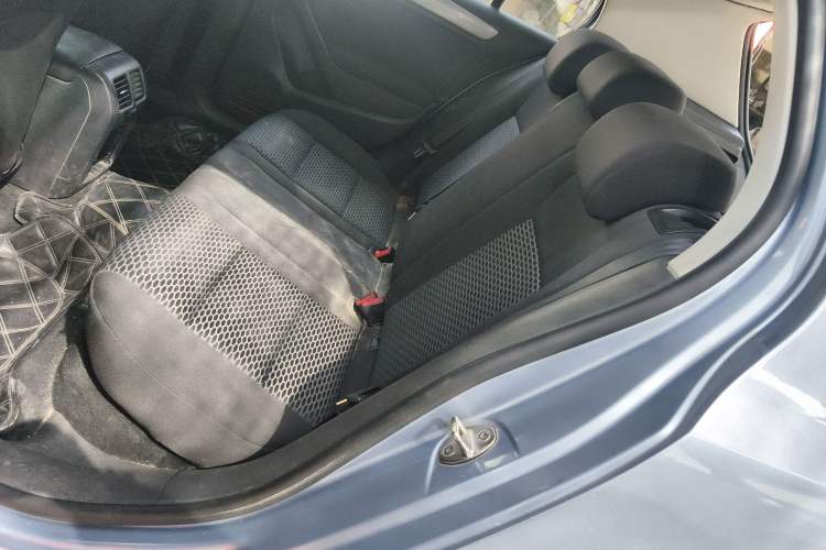 Used Volkswagen Golf 2011 1.6L Automatic Fashion Edition Left Rear Seat