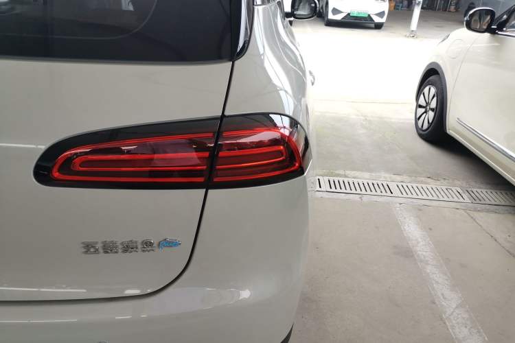 Used Wuling Bingo PLUS 2024 330 km Range Five-Seater Version