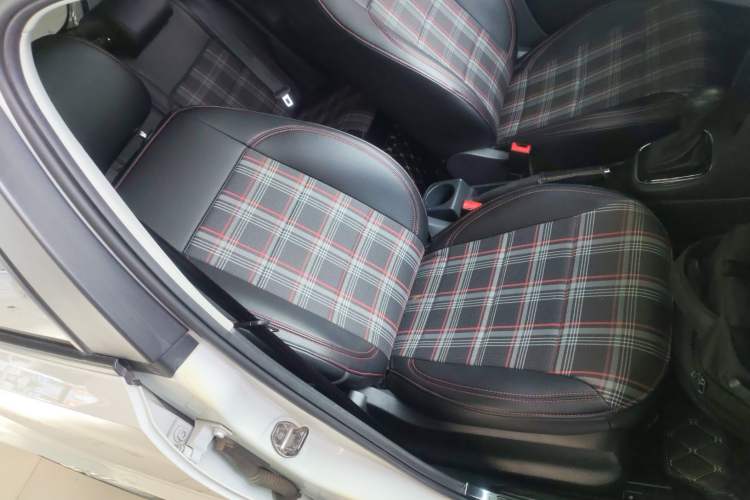 Used Volkswagen Polo 2016 1.6L Automatic Comfort Model Right Front Seat