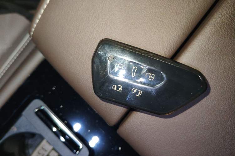 Used Volkswagen Viloran 2023 Facelift 380TSI Flagship Edition
