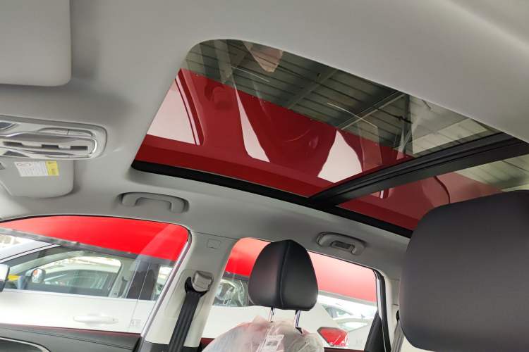 Used Roewe RX5 2025 PLUS 330TGI Automatic Trendsetting Smart Edition Headliner