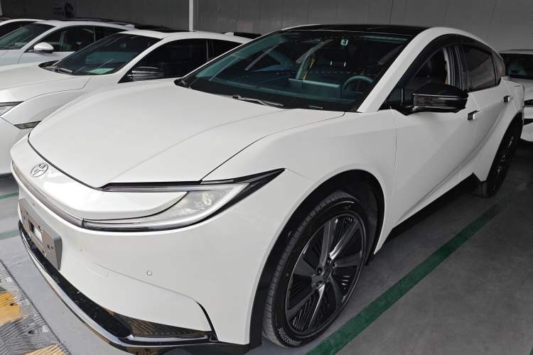 Used Toyota bZ5 2025 Model 550 PRO