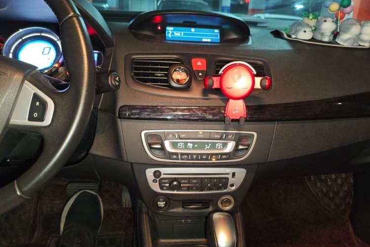 Used Renault Fluence 2015 2.0L Standard Edition
