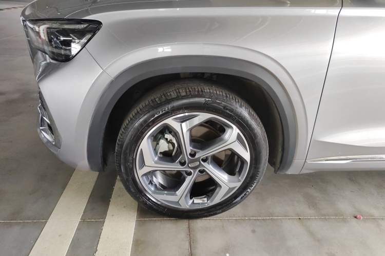 Used Geely Auto Monjaro L 2024 2.0TD High-Power Automatic Two-Wheel Drive Yunqi Version Left Front Wheel Hub