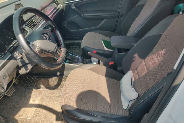 Used Volkswagen C-TREK 2018 230TSI DSG Comfort Model
