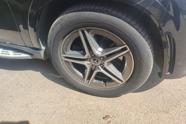 Used Mercedes-Benz GLE 2021 GLE 450 4MATIC Stylish Model Right Front Wheel Hub