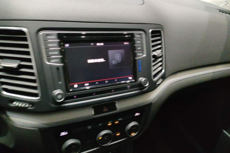 Used Volkswagen Sharan 2018 Revised Version 380TSI Comfort Edition 7-Seater
