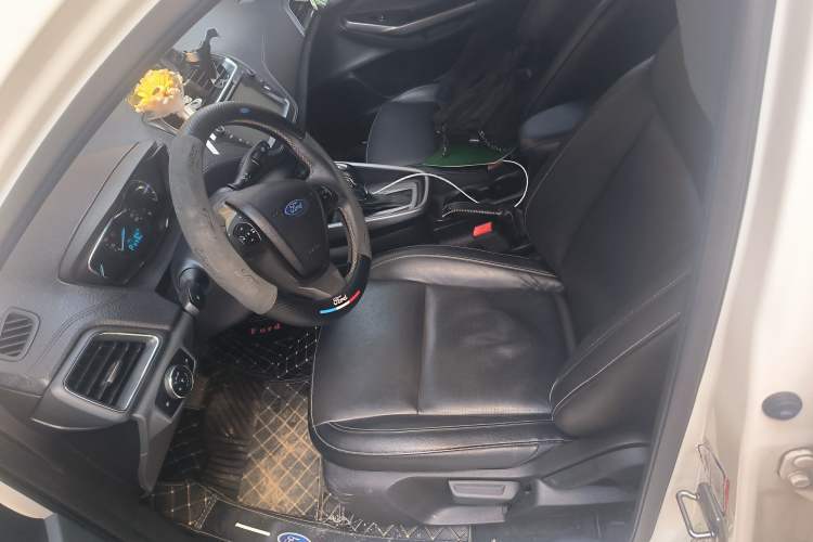 Used Ford Escort 2015 1.5L Automatic Fashion Model