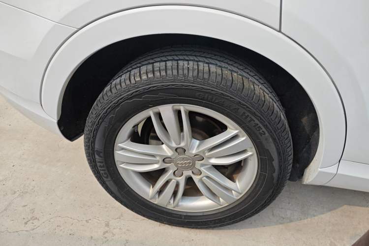 Used Audi Q3 2015 30 TFSI Comfort Model
