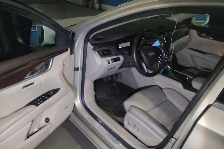 Used Cadillac XTS 2013 28T Luxury Model Driver Seat