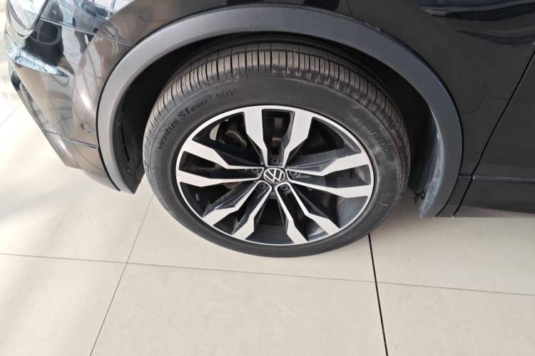 Used Volkswagen Tiguan L 2021 330TSI Automatic Two-Wheel Drive R-Line Enhanced Edition