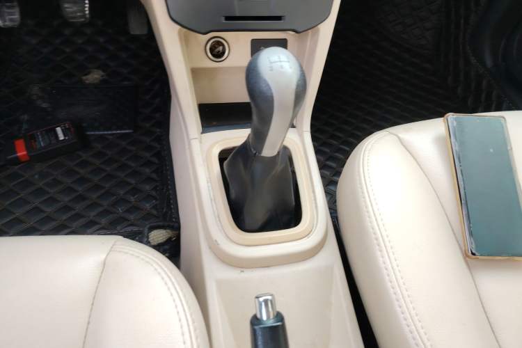 Used Chery Fengyun 2 2013 Hatchback 1.5L Manual Kuaiyi Edition