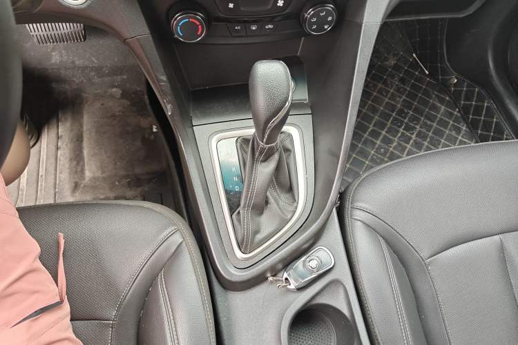 Used Buick GT 2021 1.3T Automatic Mild Hybrid Elite Version Gear Lever