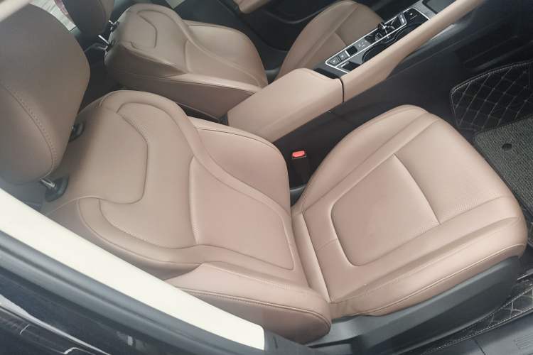 Used Bestune B70 2024 Dragon Edition 1.5T Leading Model Right Front Seat