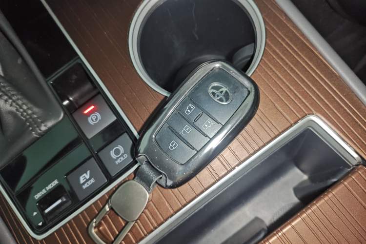 Used Toyota SIENNA 2024 2.5L Hybrid Comfort Edition