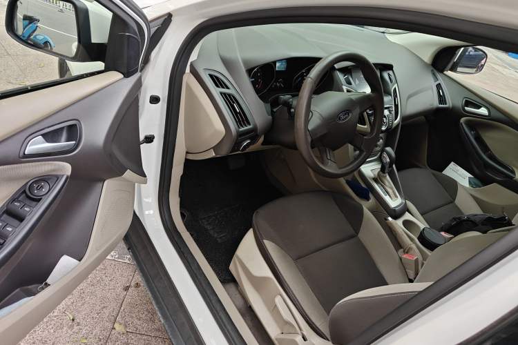 Used Ford Focus 2012 Sedan 1.6L Automatic Comfort Model