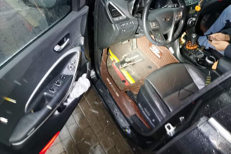 Used Hyundai Santa Fe 2013 2.4L Automatic Two-Wheel Drive Smart Version