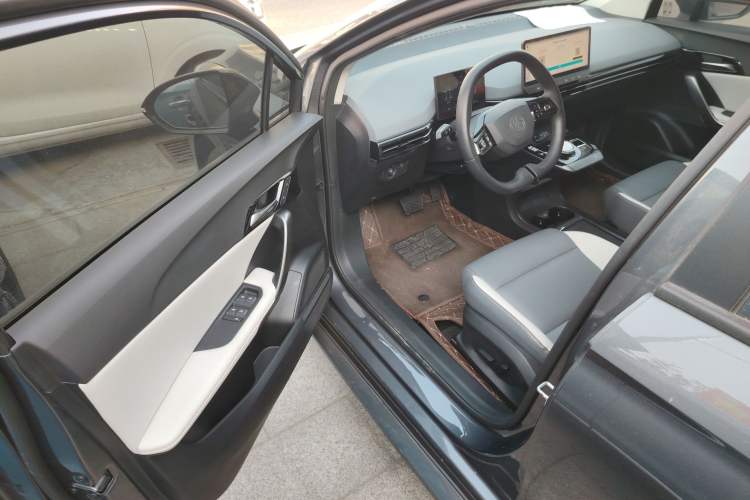 Used MG 4 EV 2023 415 km Range Sea-Faring Champion Edition
