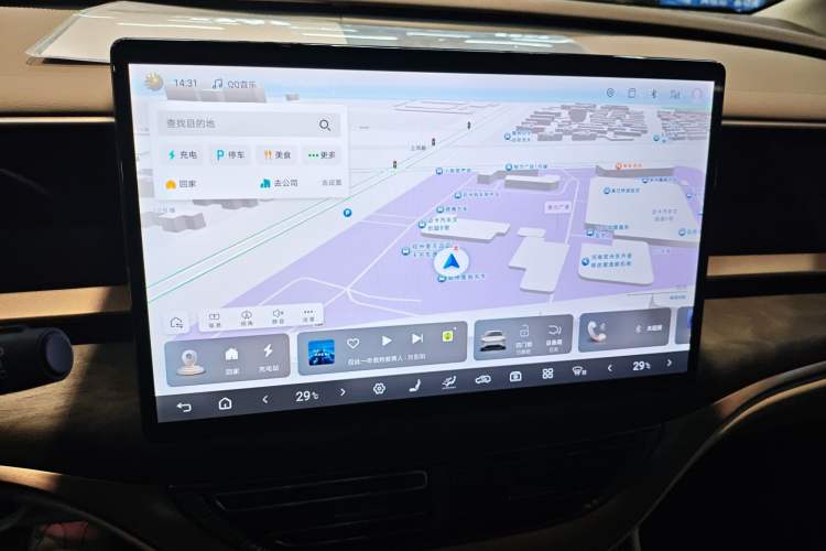 Used Denza D9 2022 DM-i 1040 Prestige Model