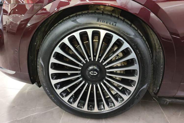 Used Hima AITO M9 2025 Extended-Range Ultra Version 52 kWh 6-Seater
