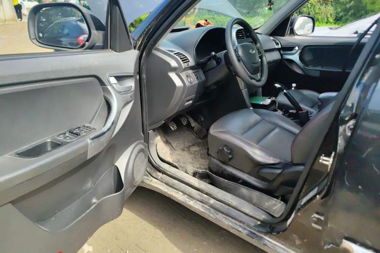 Used Chery Tiggo 3 2014 1.6L Manual Zhishang Edition
