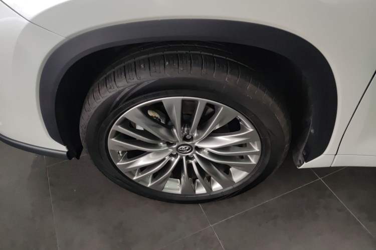 Used Toyota Highlander 2022 Dual-Engine 2.5L Four-Wheel Drive Prestige Version 7 Seats