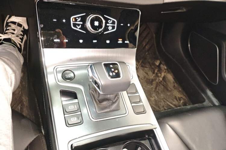 Used Hongqi H5 2022 Classic Model Facelift 1.8T Automatic Smart Connect Flagship Edition
