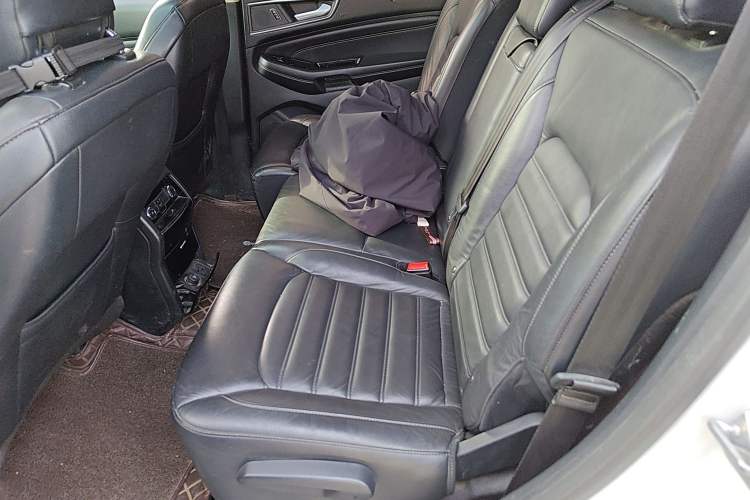 Used Ford Edge 2016 EcoBoost 245 Two-Wheel-Drive Titanium 7-Seater