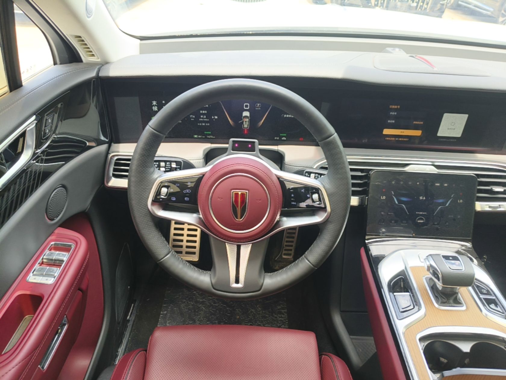 Hongqi E-HS9 2022 660 km Range Flagway Edition Six Seats — снимка 15