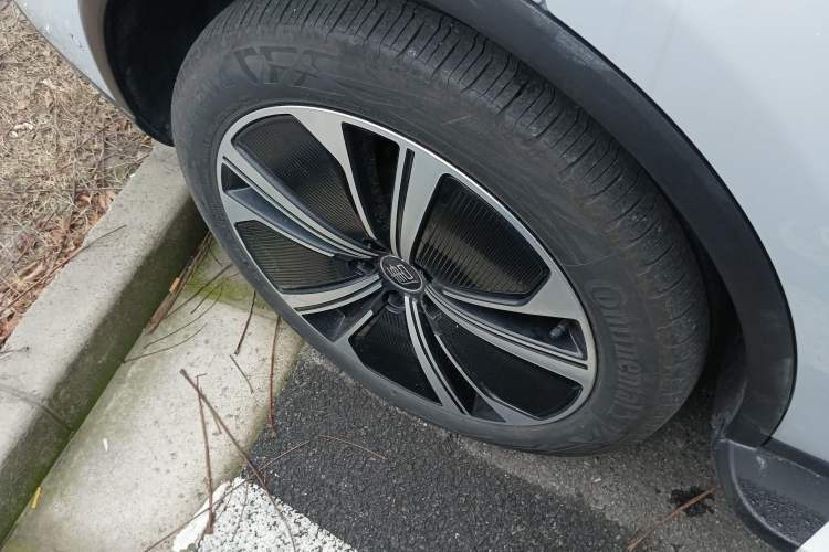 Used BYD Tang New Energy 2022 EV 635 km All-Wheel-Drive Flagship Model
