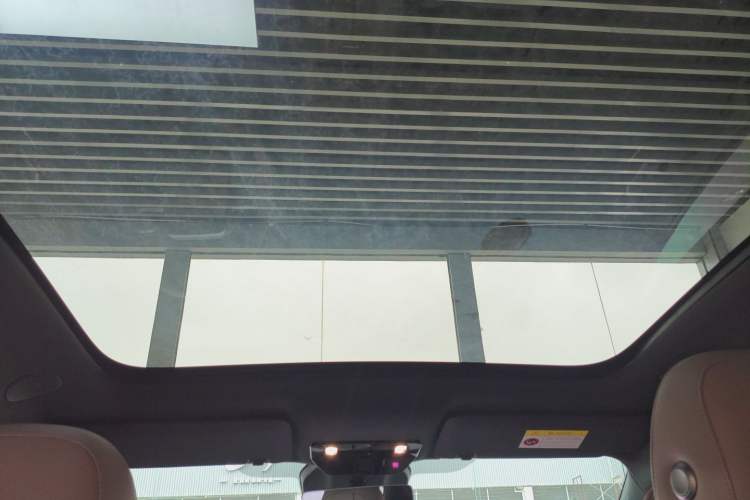 Used Li Auto i6 2025 Model Two-Wheel-Drive Standard Type
