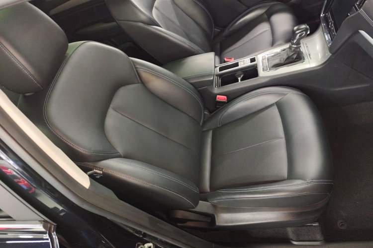 Used Roewe RX5 2020 20T Automatic 4G Connected Million Edition Right Front Seat