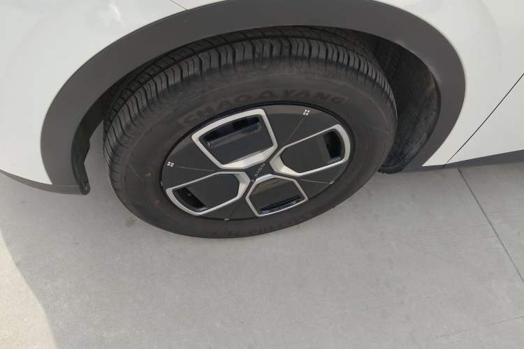 Used AION UT 2025 330 Starlight Edition Left Front Wheel Hub