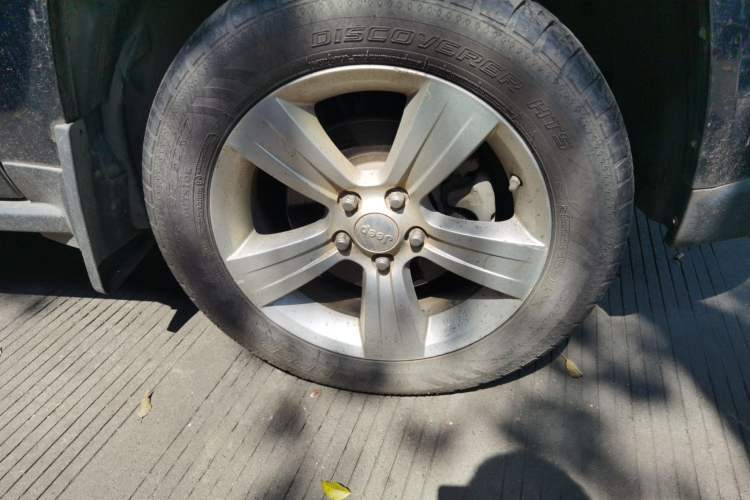 Used Jeep Compass 2012 2.4L four-wheel-drive sport version