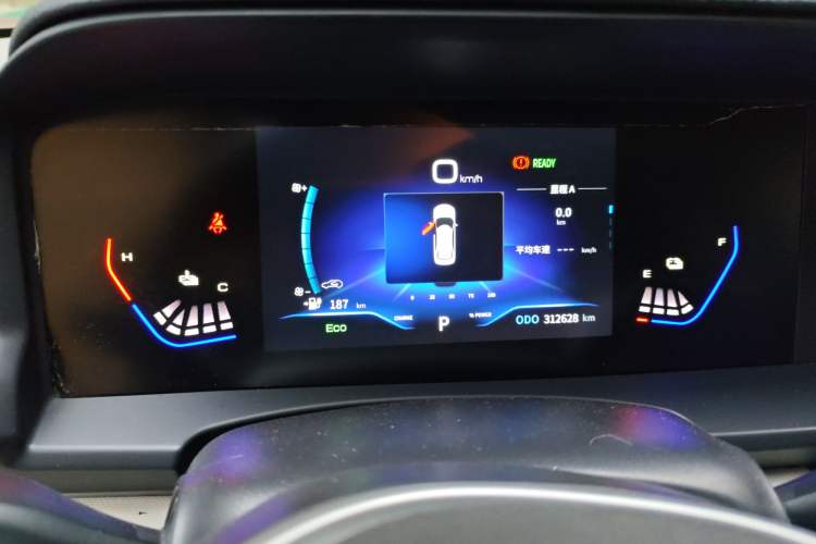 Used Dongfeng Aeolus E70 2023 500 Smart Version Lithium Iron Phosphate 48.6 kWh 110 kW
