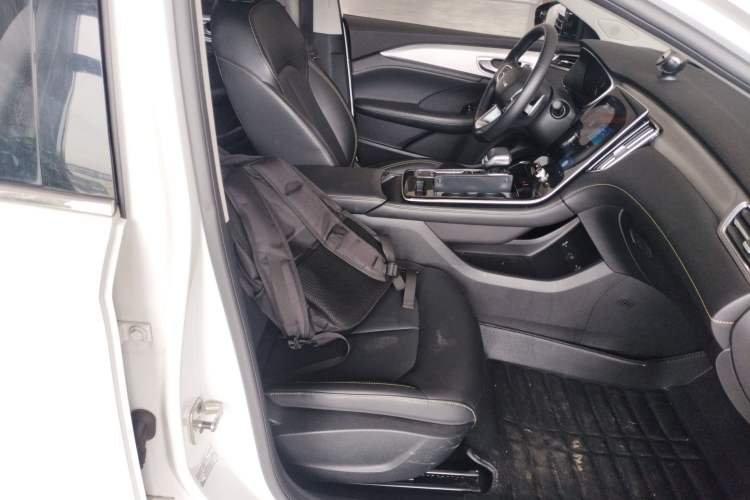 Used Roewe i6 MAX 2020 300TGI Automatic "Swell Cool Smart Drive" Edition
