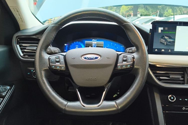Used Ford Escape 2020 EcoBoost 245 Four-Wheel Drive Luxury Edition Steering Wheel