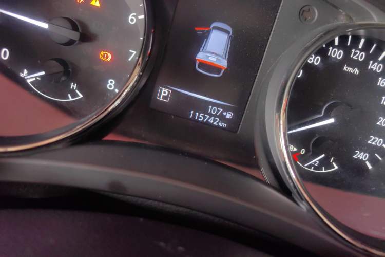 Used Nissan X-Trail 2017 2.0L CVT Comfort Edition 2WD Odometer Close Up